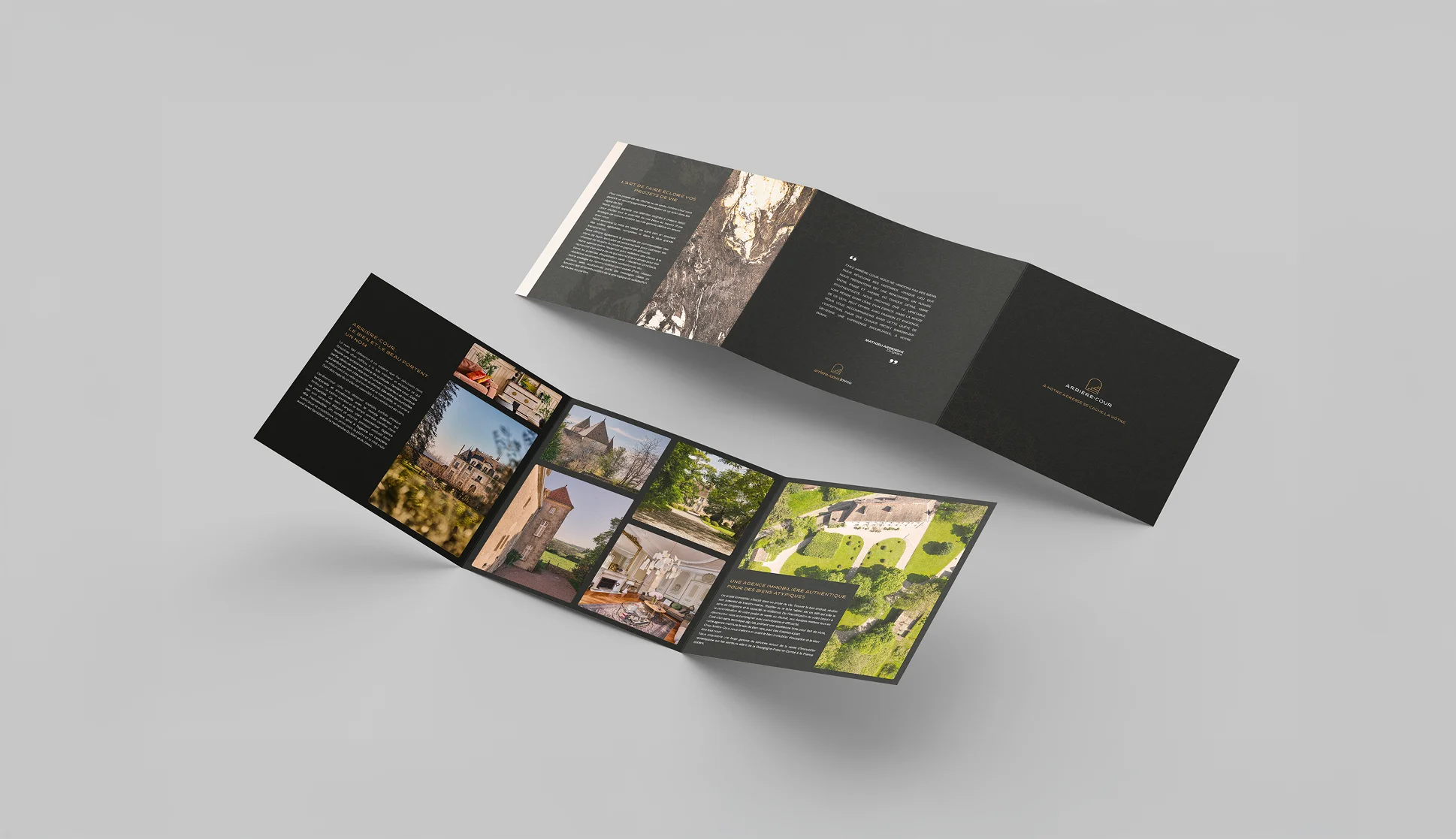photo d'une brochure 3 volets de l'agence immobilière