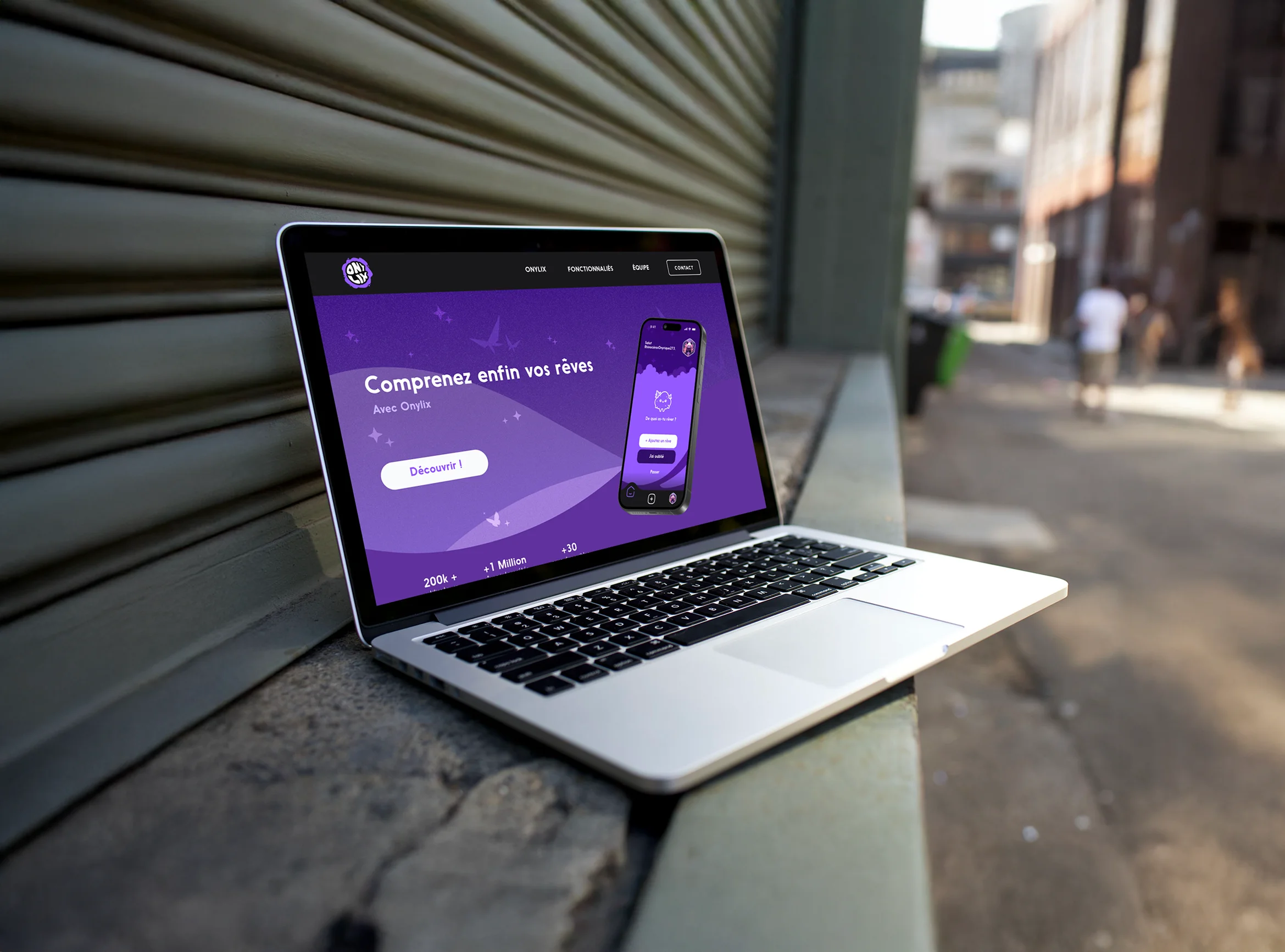 mock-up montrant un ordinateur la ladding page d'Onylix