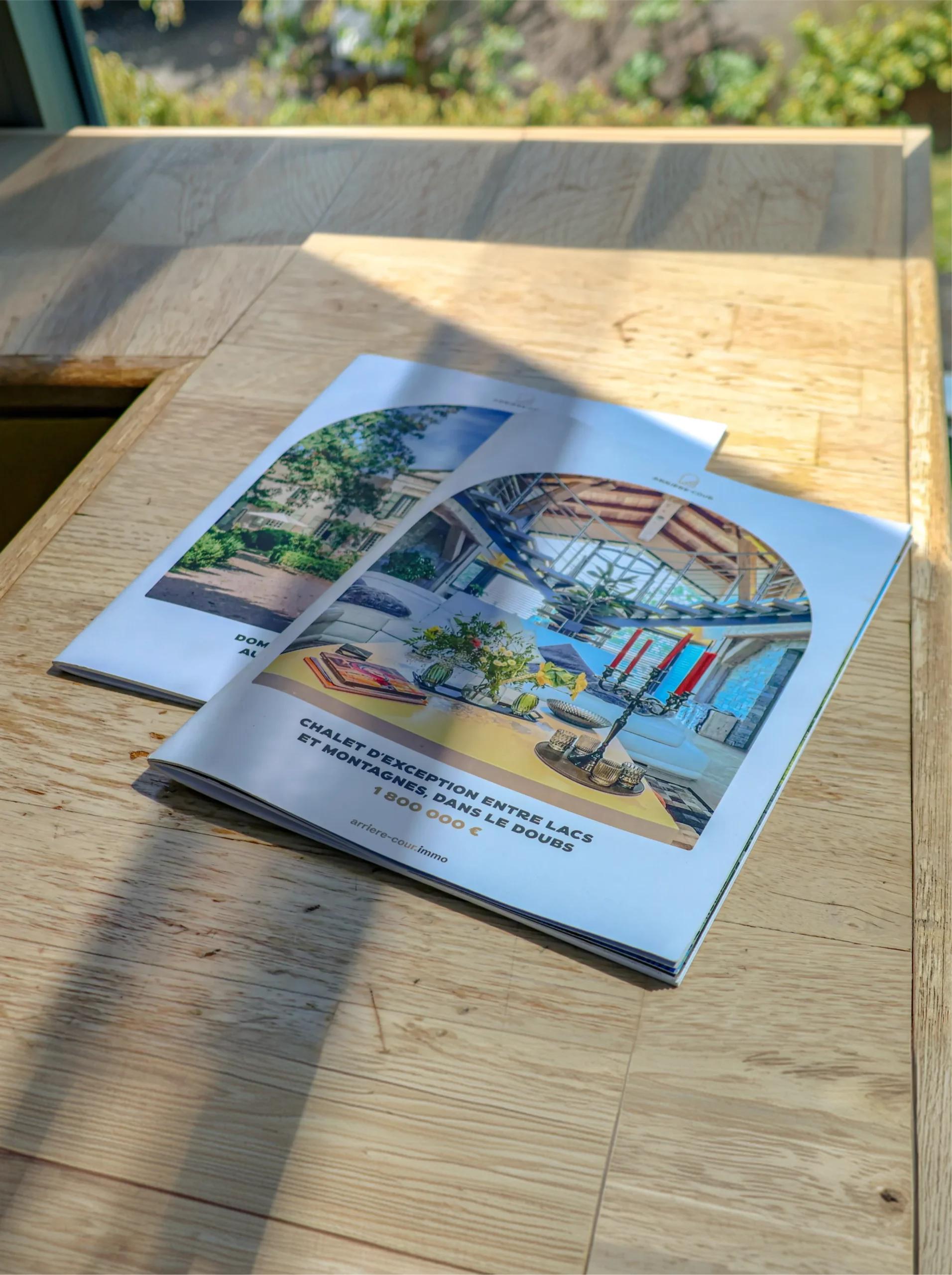 Brochures de présentation de biens immobiliers réalisées pour Arrière-Cour